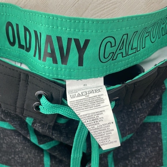 ❤️ OLD NAVY California Built-In Flex Printed
Board Shorts Shorts Size 40 - Picture 5 of 6